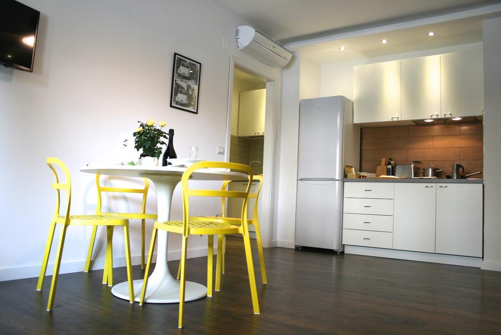 Domi Apartments Wellness פומפיי חדר תמונה